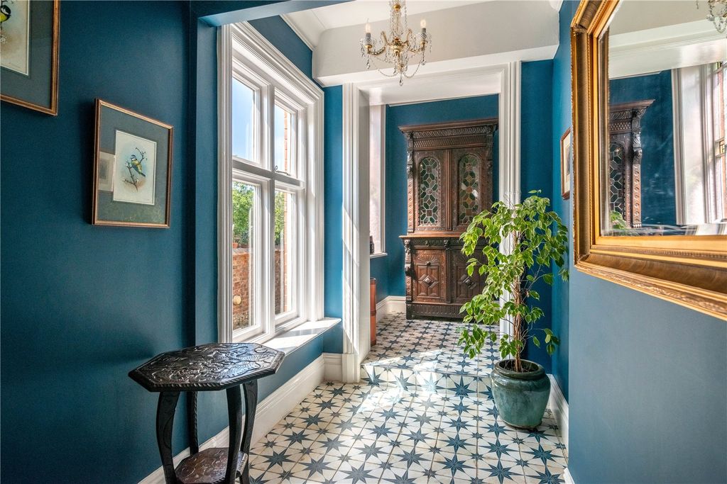 Property photo 2 of 20 Hallway