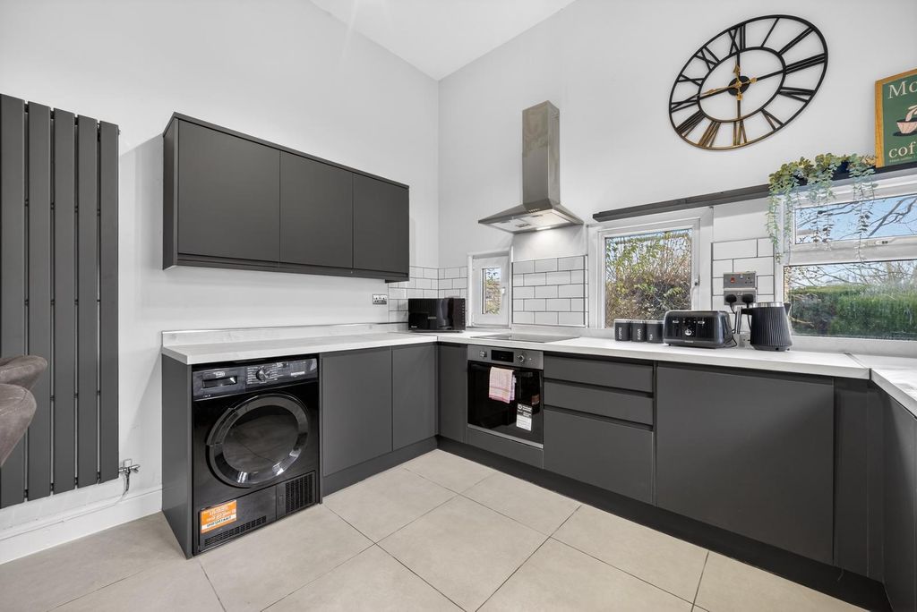 Property photo 2 of 25 Photo 10