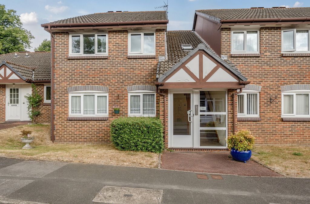 Property photo 1 of 16 1327002-4-6881F23...
