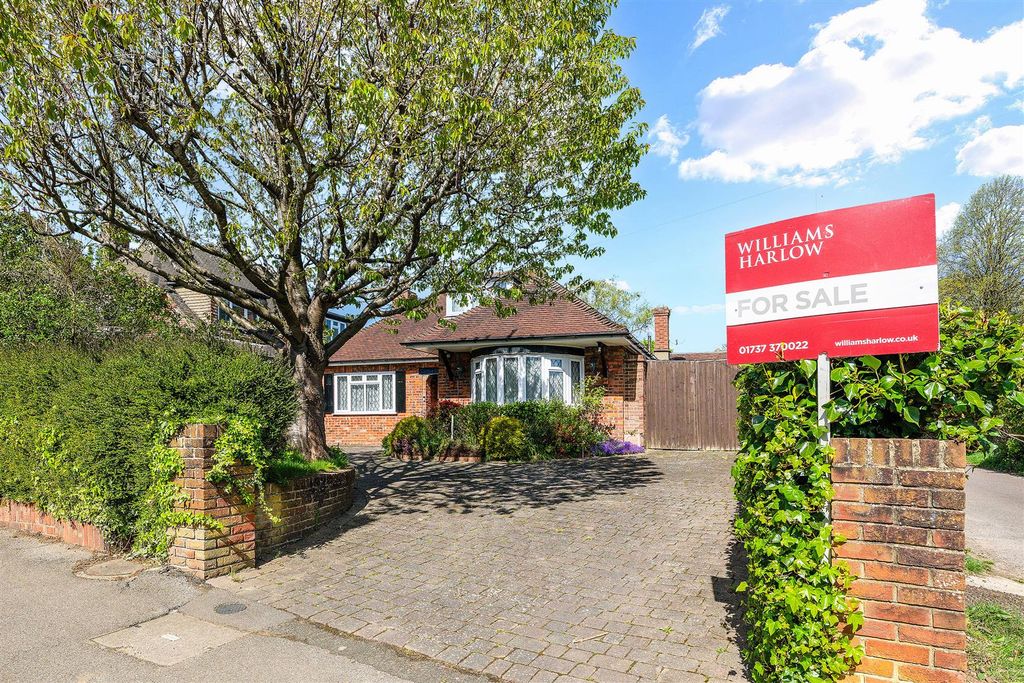 Property photo 1 of 29 Tattenham Way, 64- (2).Jpg