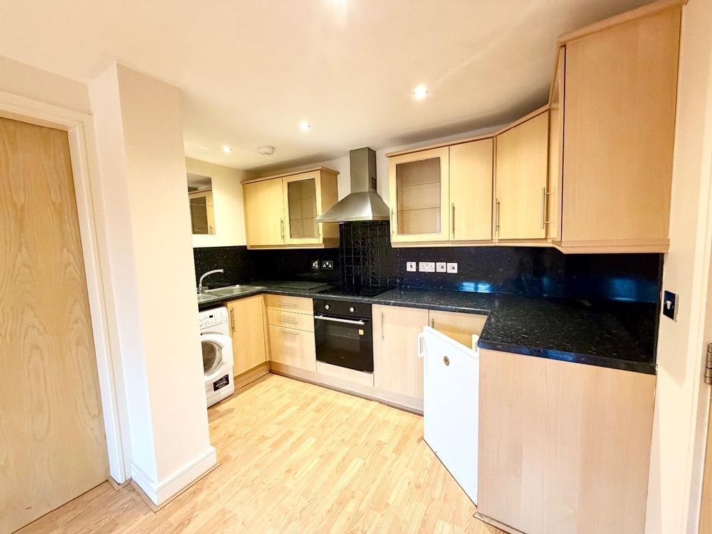 Property photo 2 of 8 Kitchen