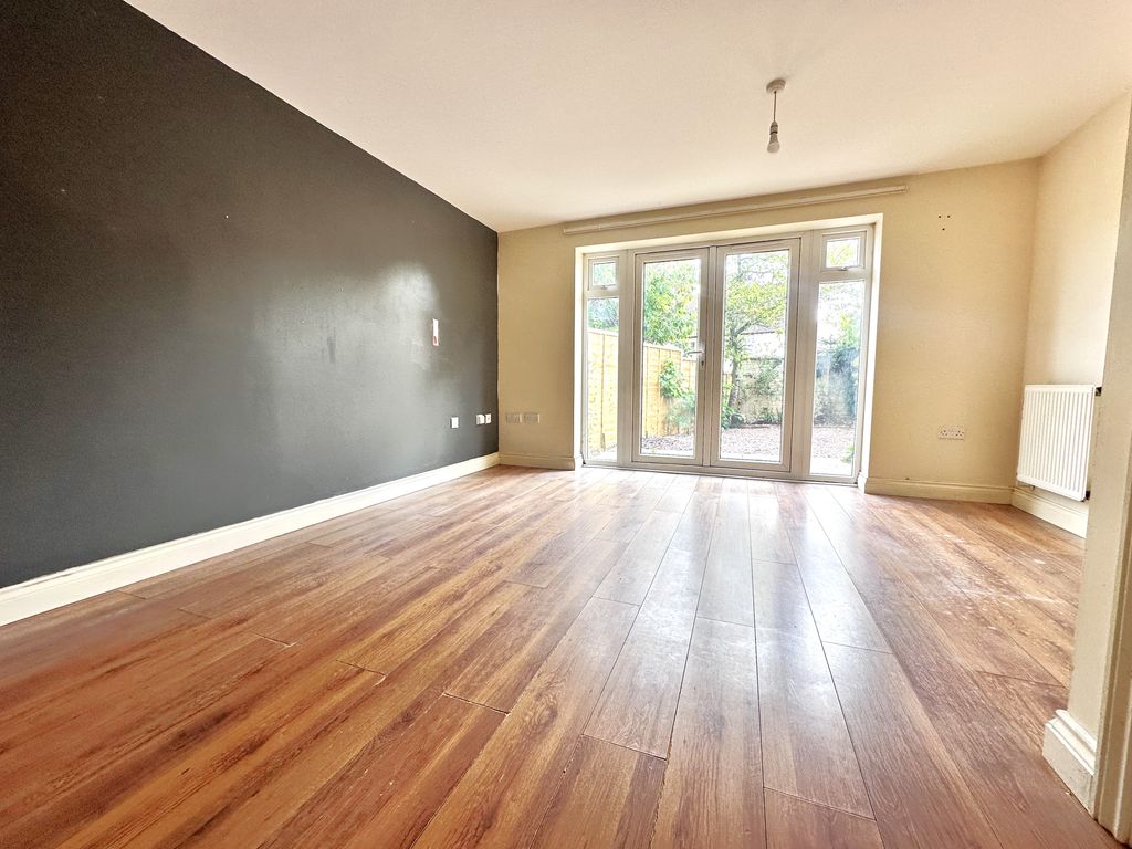 Property photo 2 of 15 Image