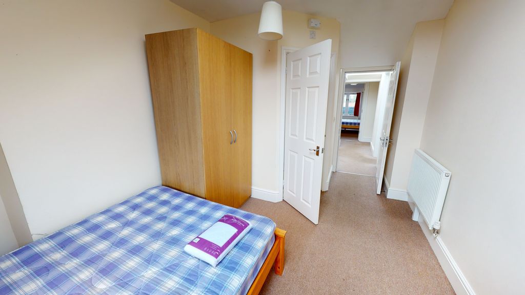 Property photo 3 of 14 F4-St-Pauls-Road-070