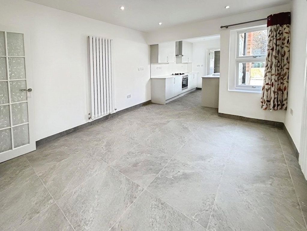 Property photo 1 of 8 Kitchen/Living Room