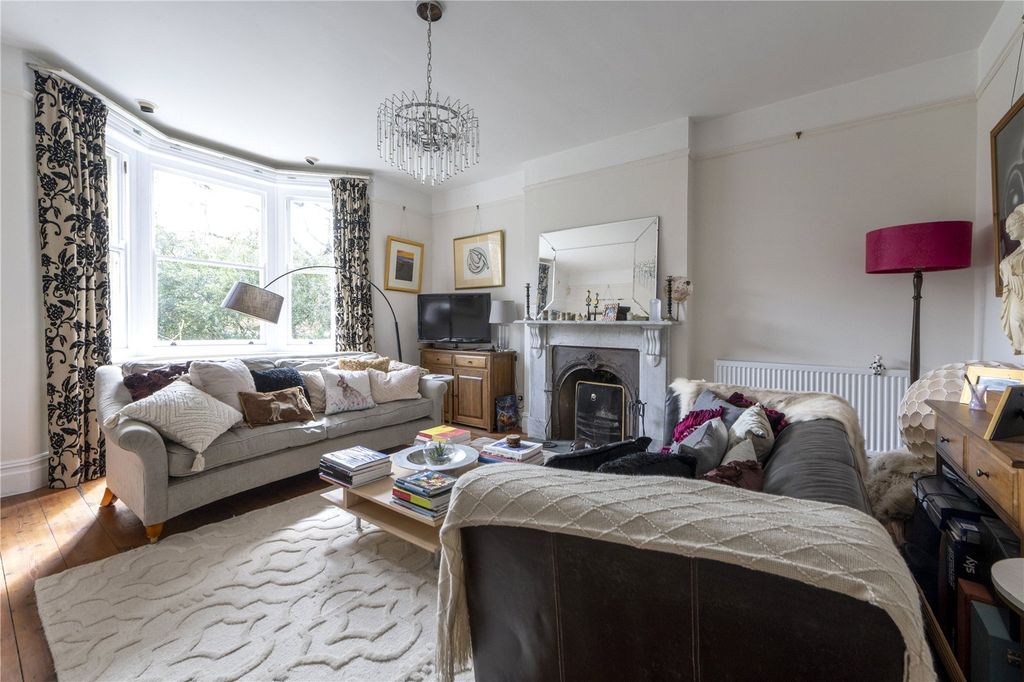 Property photo 3 of 21 Picture No. 12