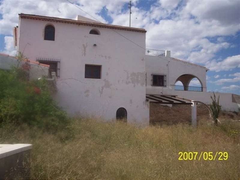 Property photo 2 of 20