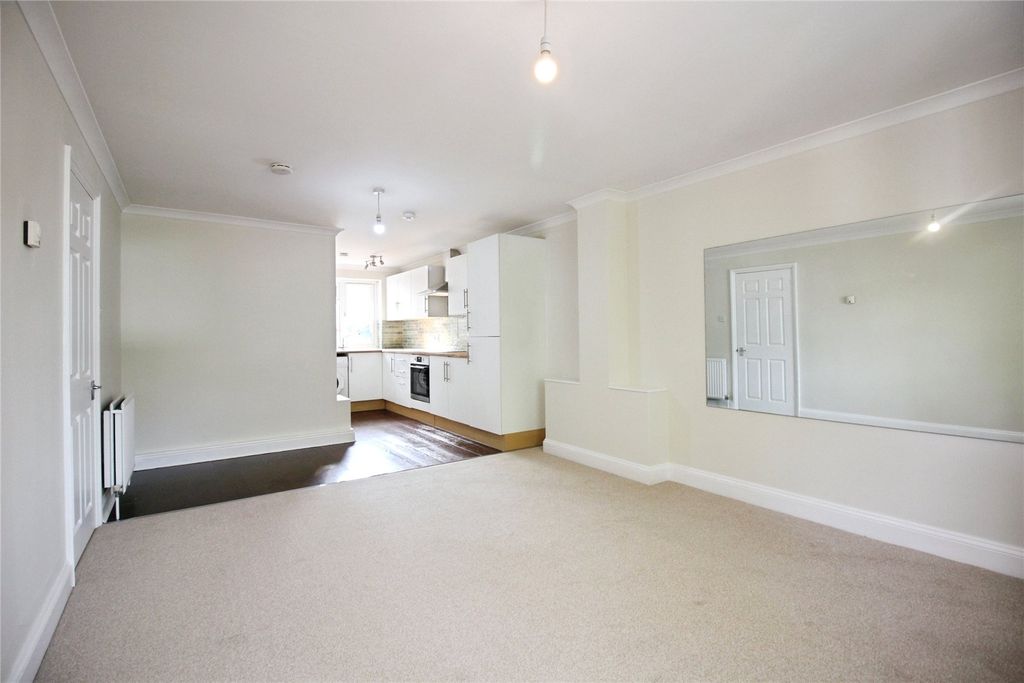 Property photo 2 of 9 Picture No. 13