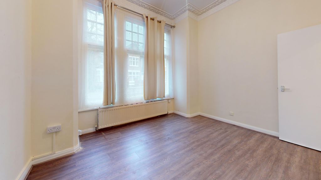 Property photo 3 of 14 Gf Flat 2, 12 Kings Avenue, Ealing, London, W5 2Sh