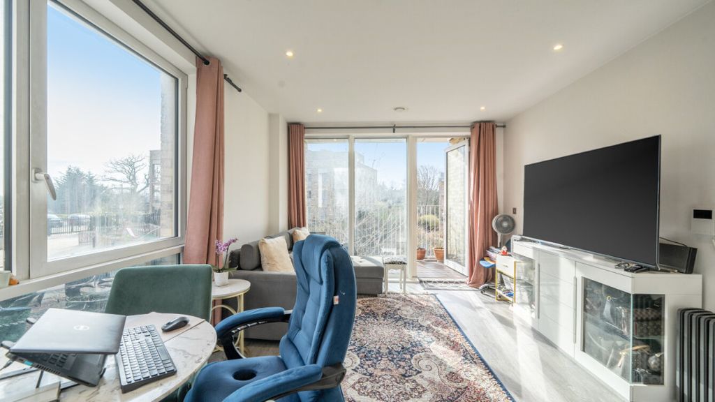 Property photo 3 of 14