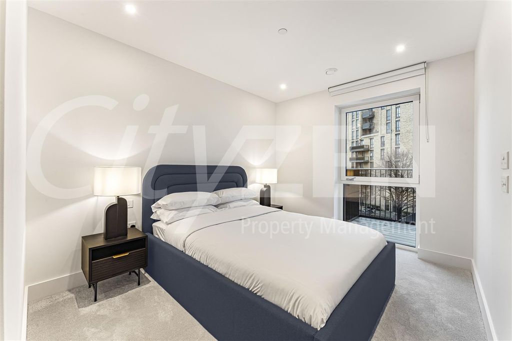 Property photo 3 of 32 Bedroom