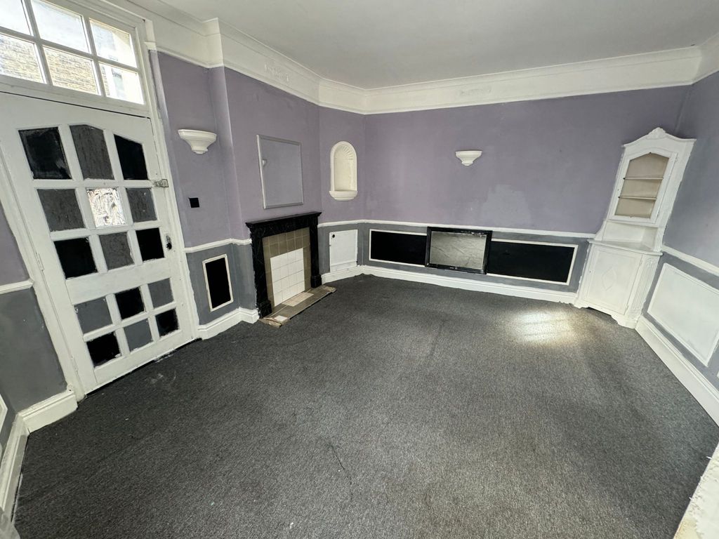 Property photo 3 of 5