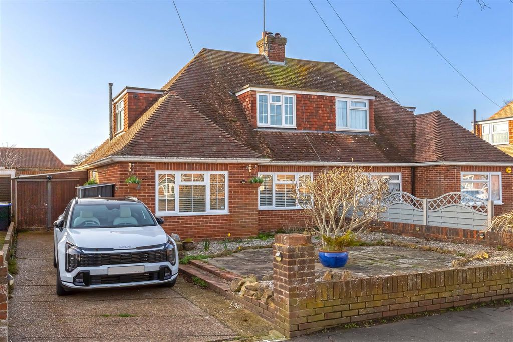 Property photo 1 of 19 Melrose Avenue_18.Jpg