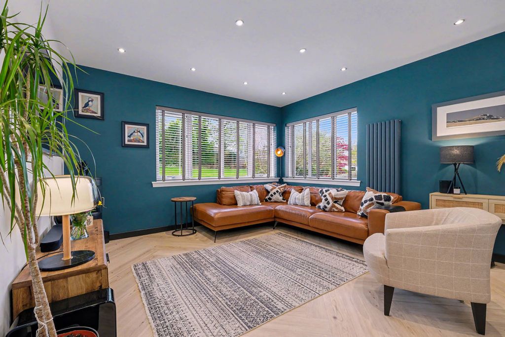 Property photo 3 of 36