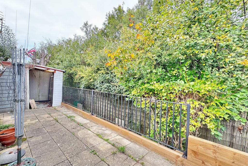 Property photo 3 of 11 Garden