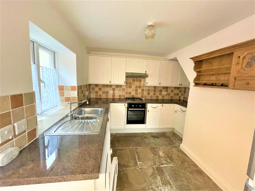 Property photo 2 of 16 4