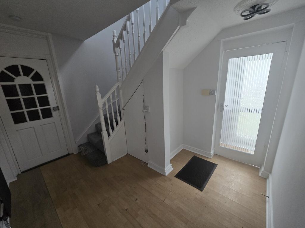 Property photo 2 of 36 Hallway