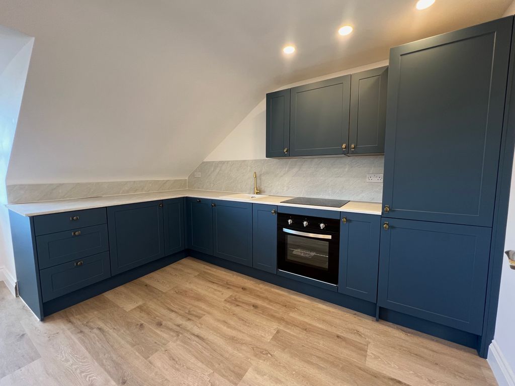 Property photo 2 of 9 Kitchen