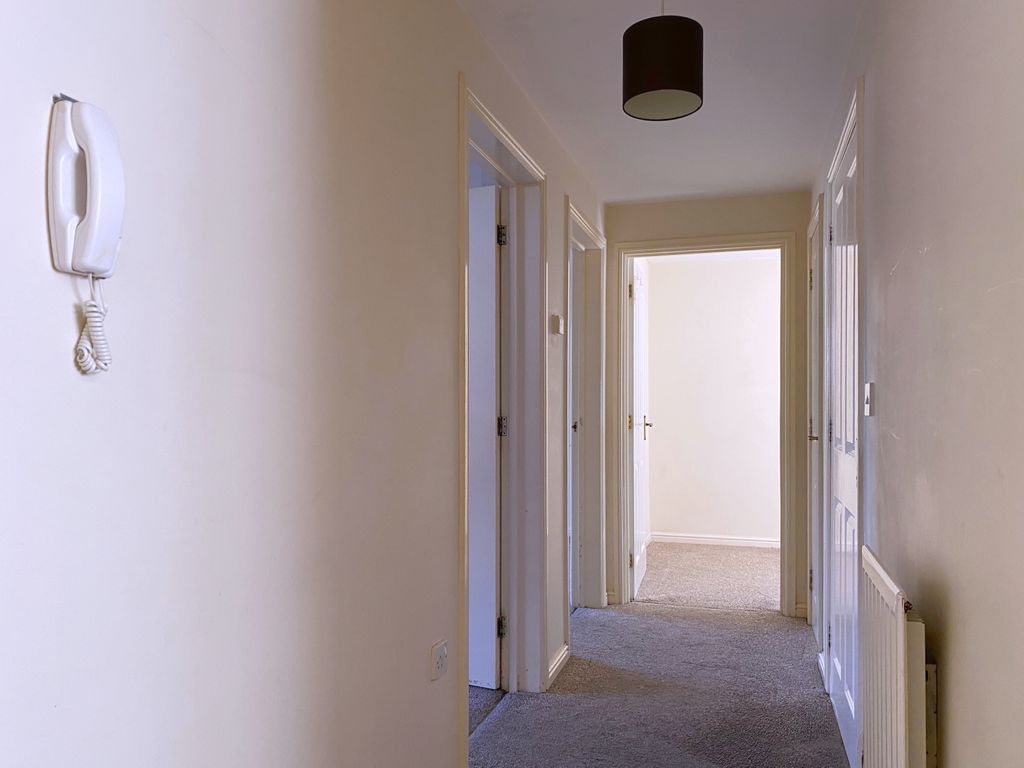 Property photo 2 of 20 Entrance Hall