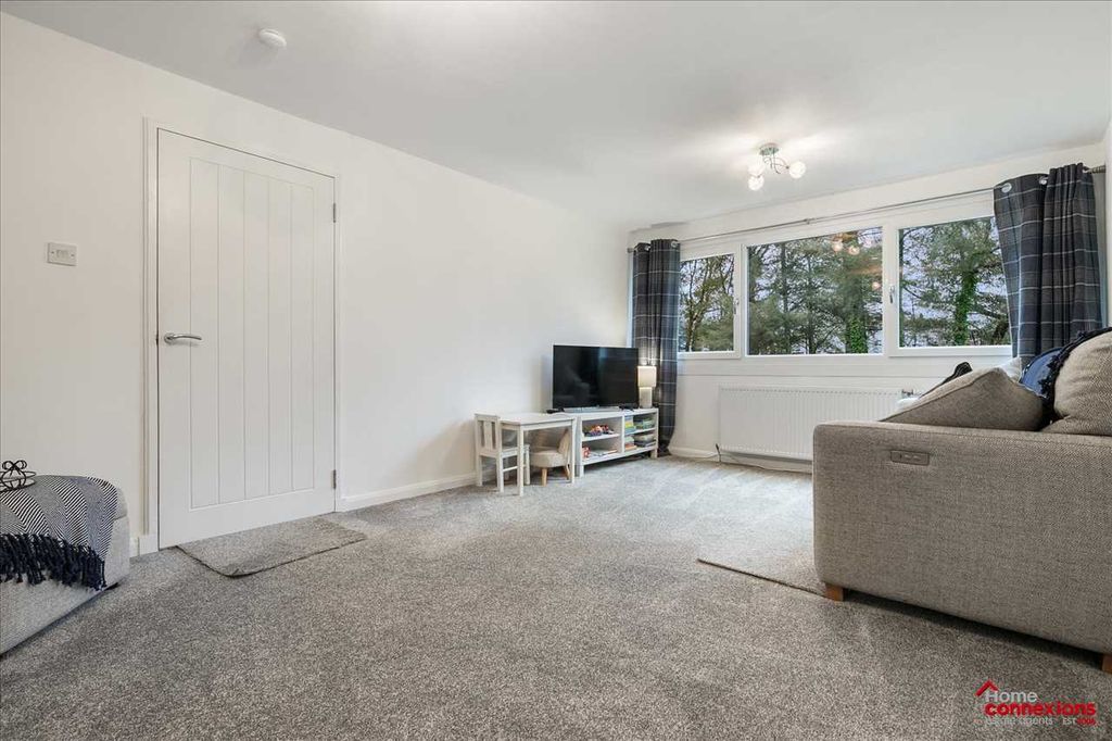 Property photo 3 of 26 Lounge Dining (2)