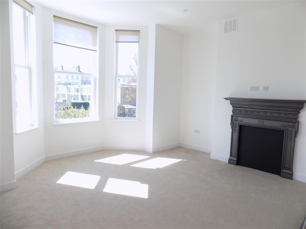 Property photo 3 of 7 Living Room