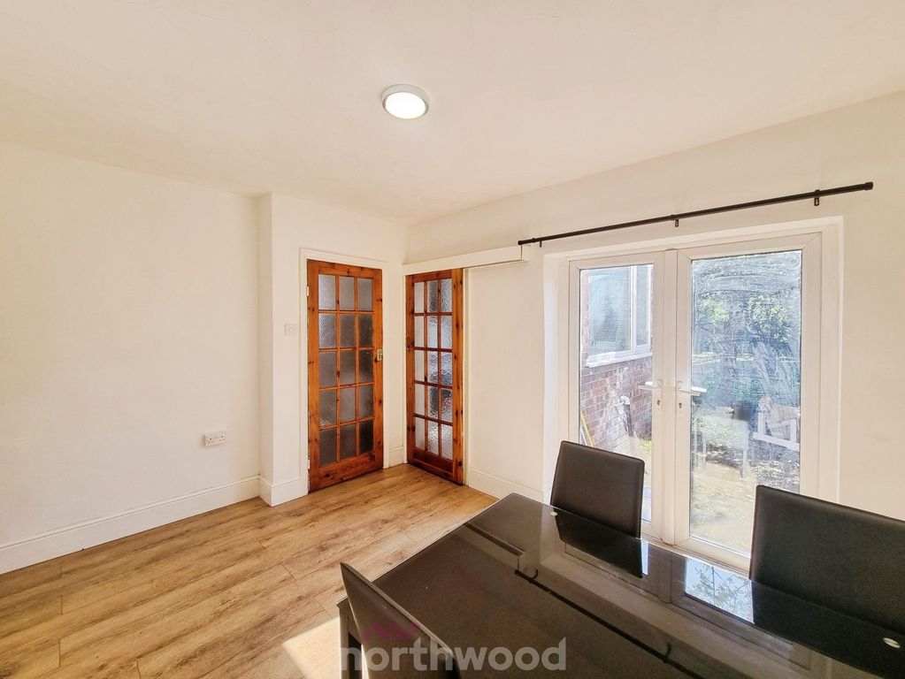 Property photo 2 of 25