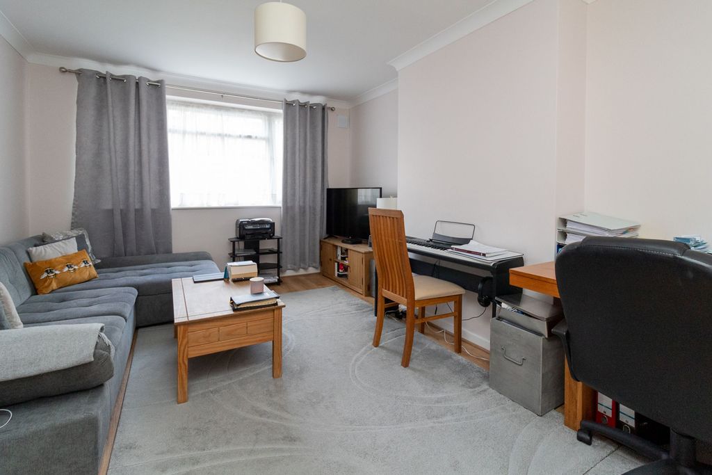 Property photo 2 of 7