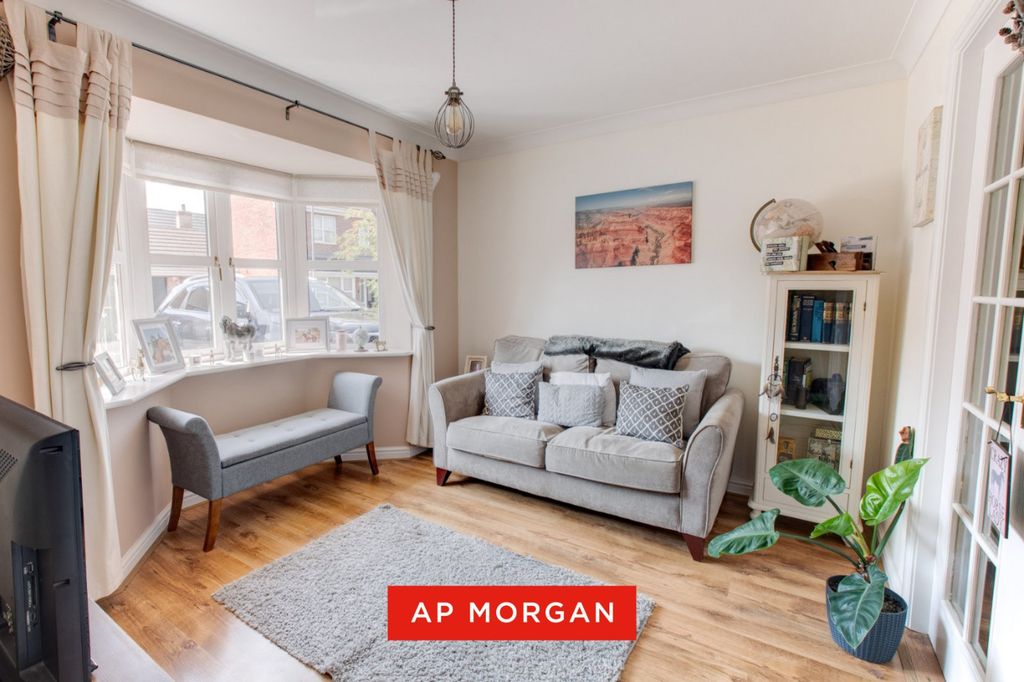 Property photo 2 of 19 Picture No. 40