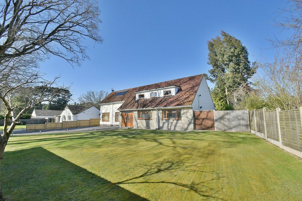 Property photo 3 of 27