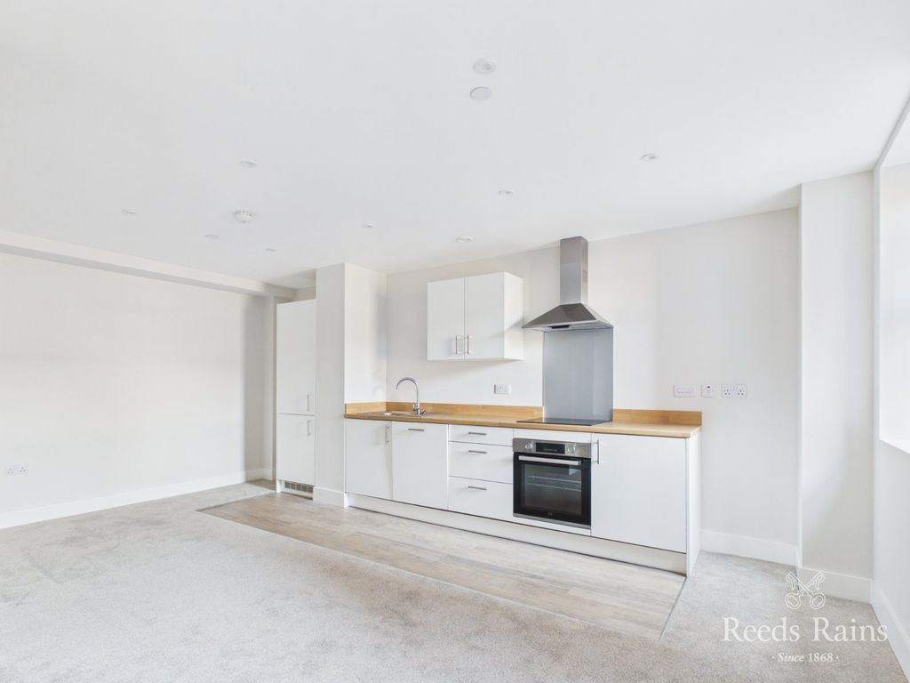 Property photo 2 of 19 Open Kitchen/Lounge