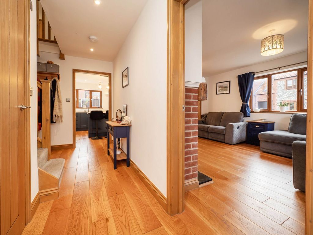 Property photo 3 of 25