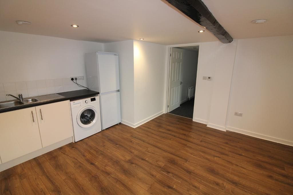 Property photo 3 of 7 Kitchen / Lounge