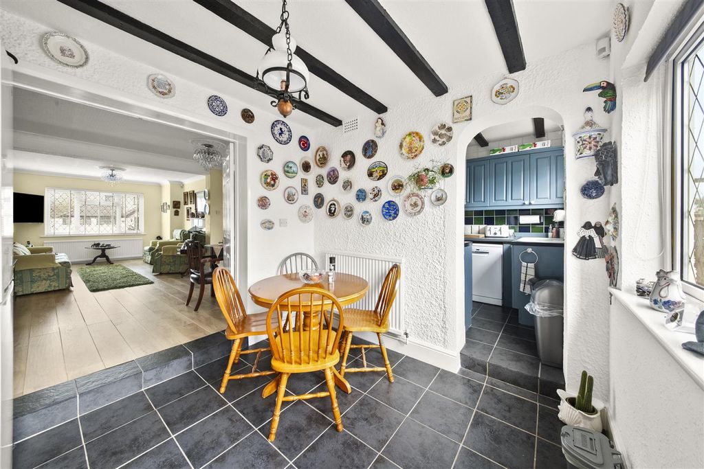 Property photo 3 of 18 5