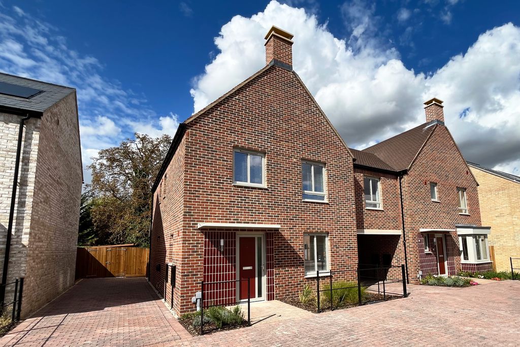 Property photo 2 of 8 Plot 185 At Darwin Green