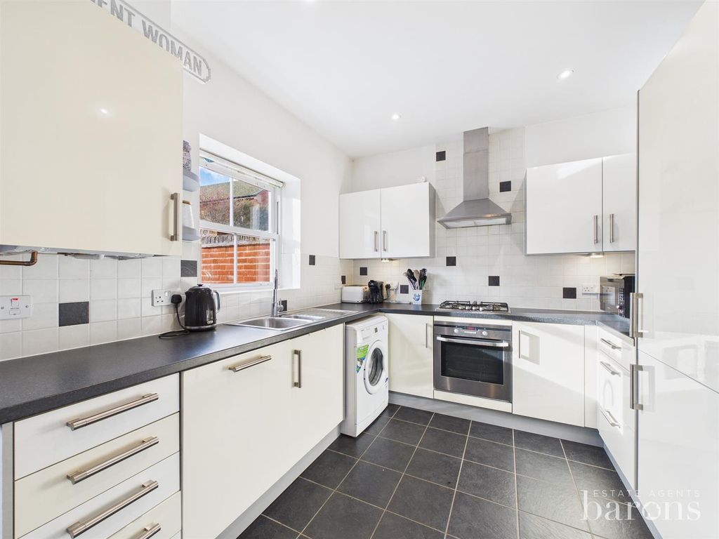 Property photo 2 of 20 Cam05500G0-Pr0115-Still006.Jpg