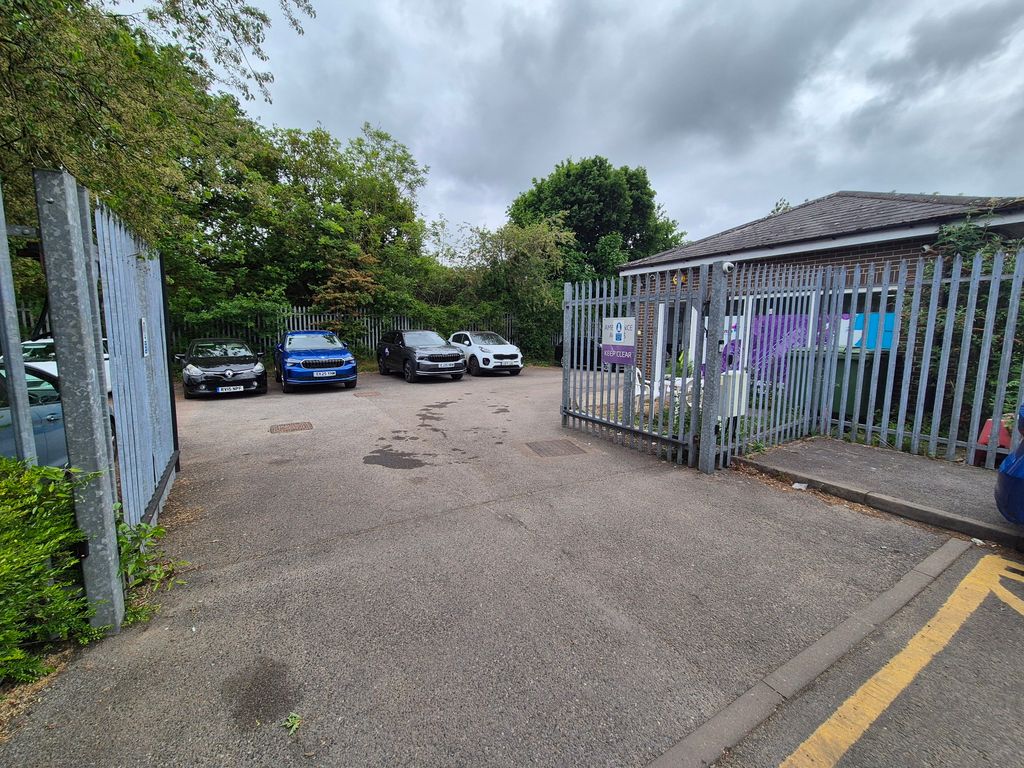 Property photo 2 of 4