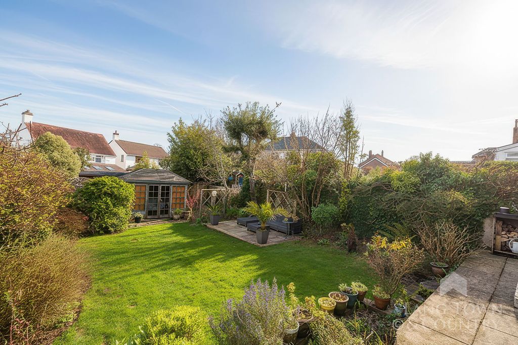 Property photo 2 of 26