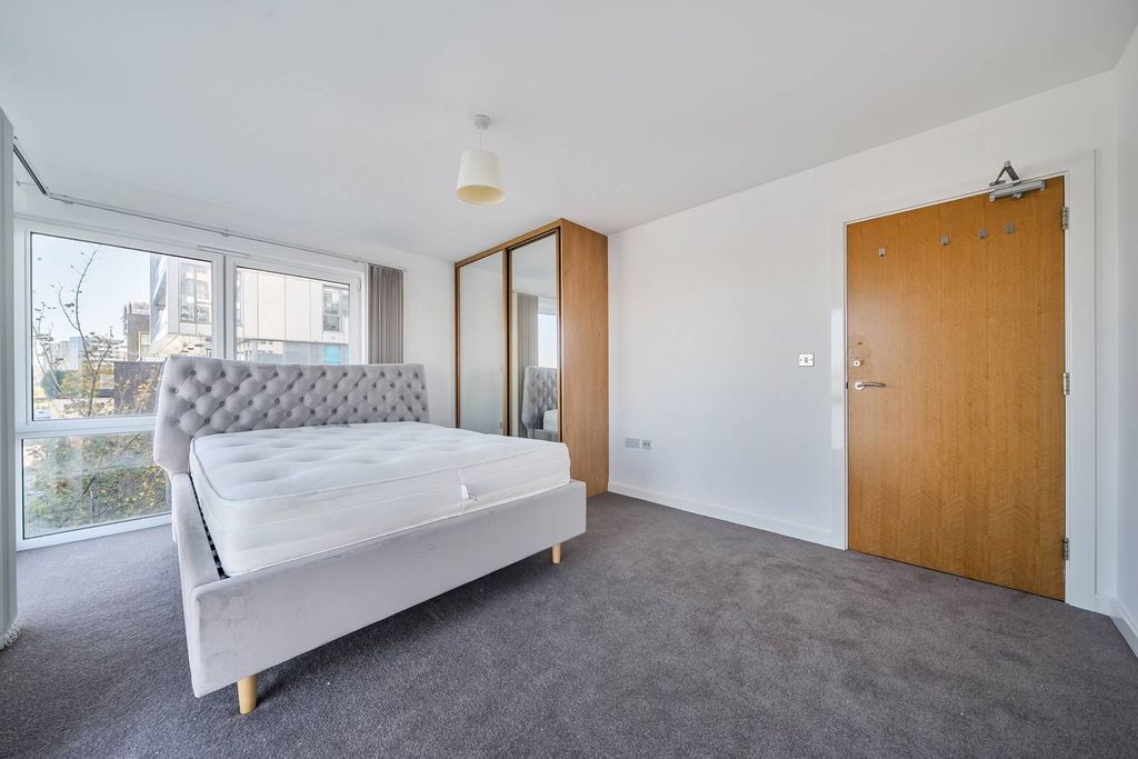 Property photo 1 of 26