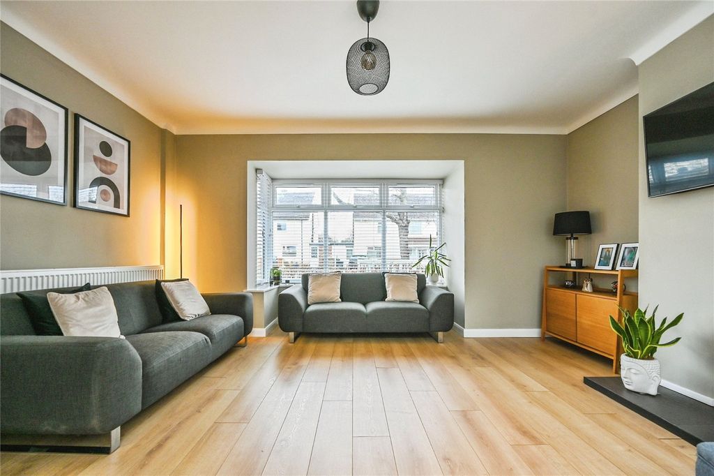 Property photo 2 of 25 Picture No. 27