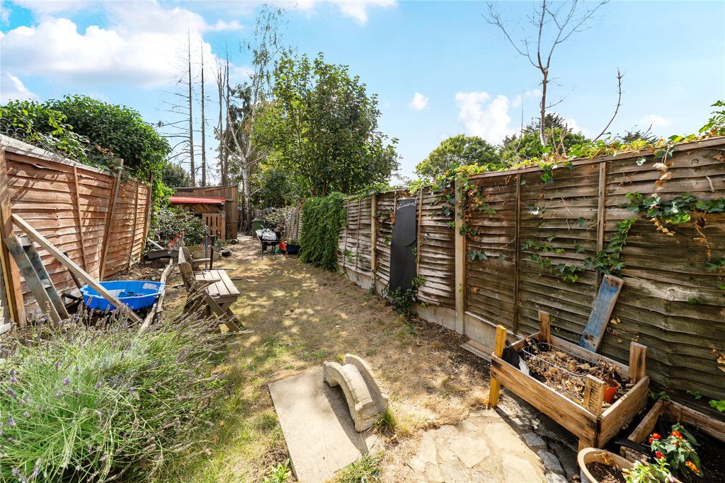 Property photo 3 of 14 Picture No. 16