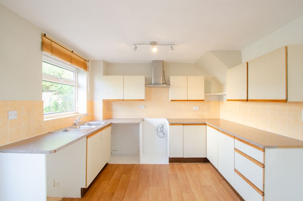 Property photo 2 of 11 4 Elizabeth Close Tps Bodmin 01208 74182-07