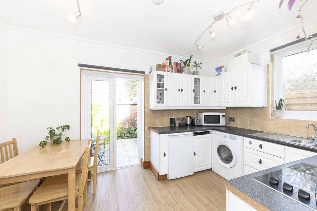 Property photo 2 of 5