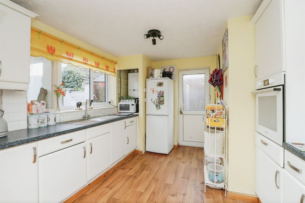 Property photo 3 of 15