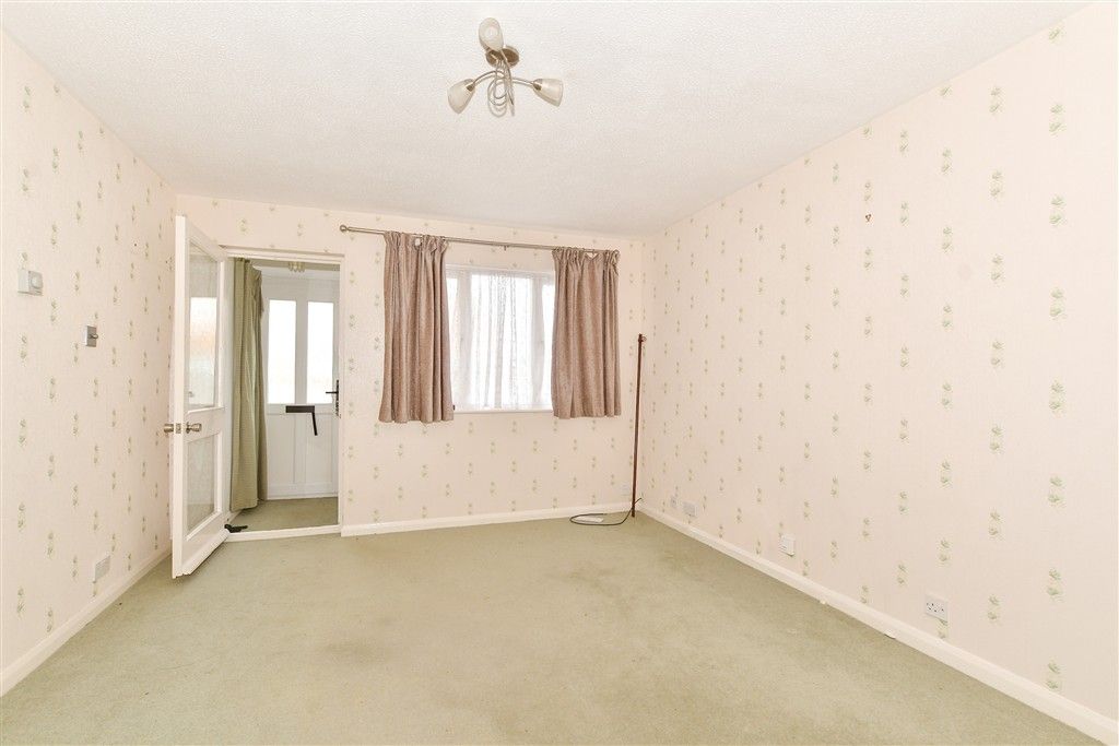 Property photo 2 of 14 Lounge