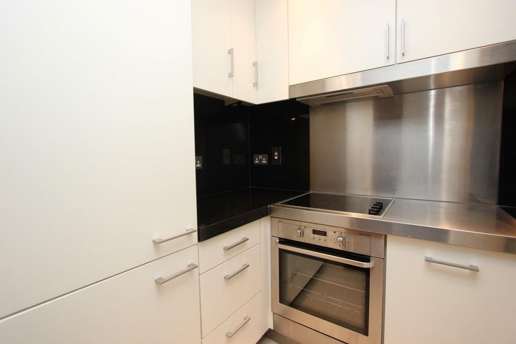 Property photo 2 of 4 New Providence Wharf.Jpg