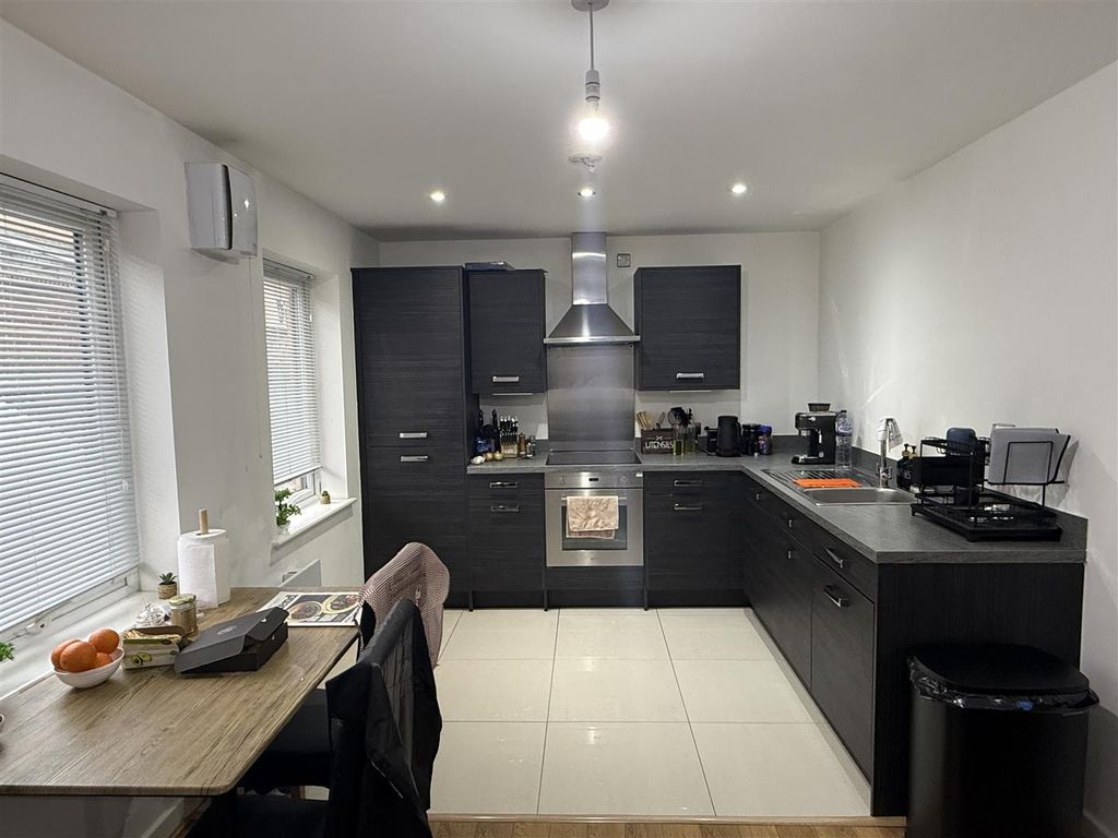 Additional image 6 of 2 bed flat for saleLincoln Road, Peterborough PE1