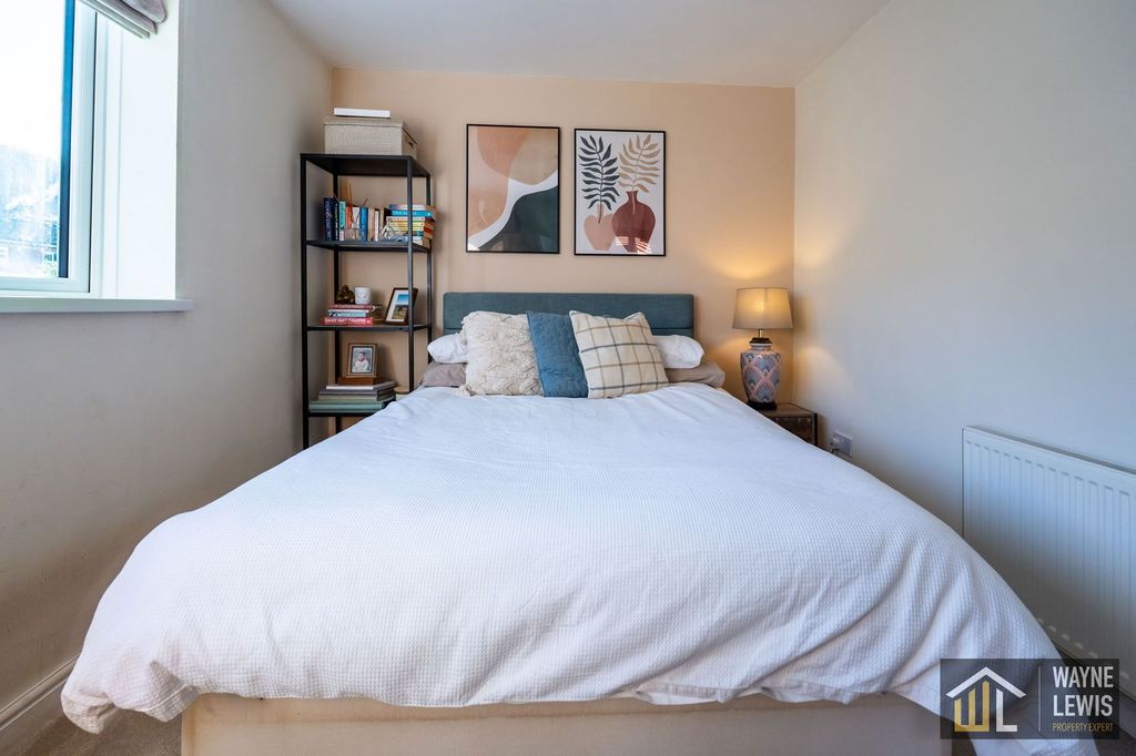 Property photo 3 of 38