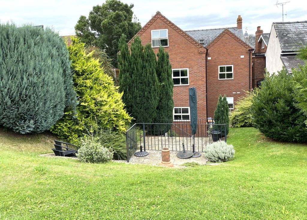 Property photo 2 of 7