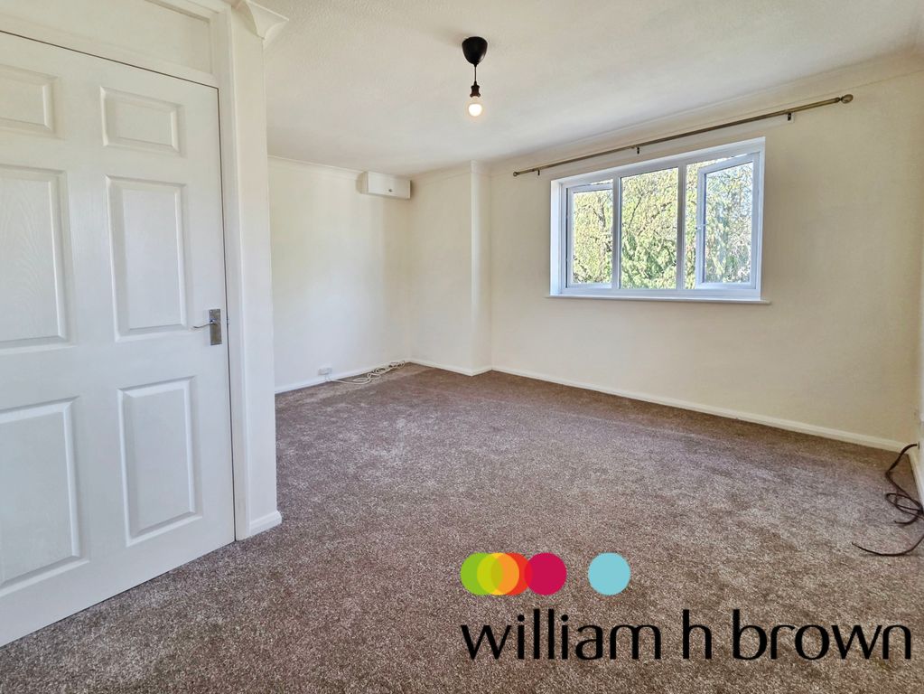 Property photo 3 of 9 Front