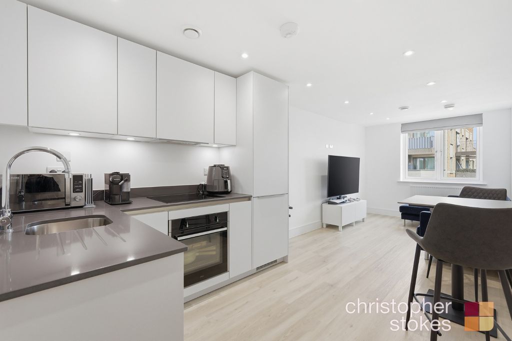 Property photo 2 of 13 5160116