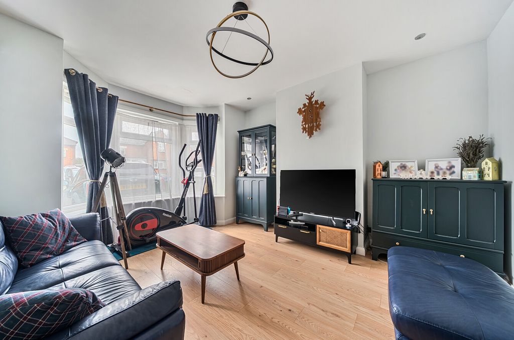 Property photo 2 of 12 1404995-24-699c74...